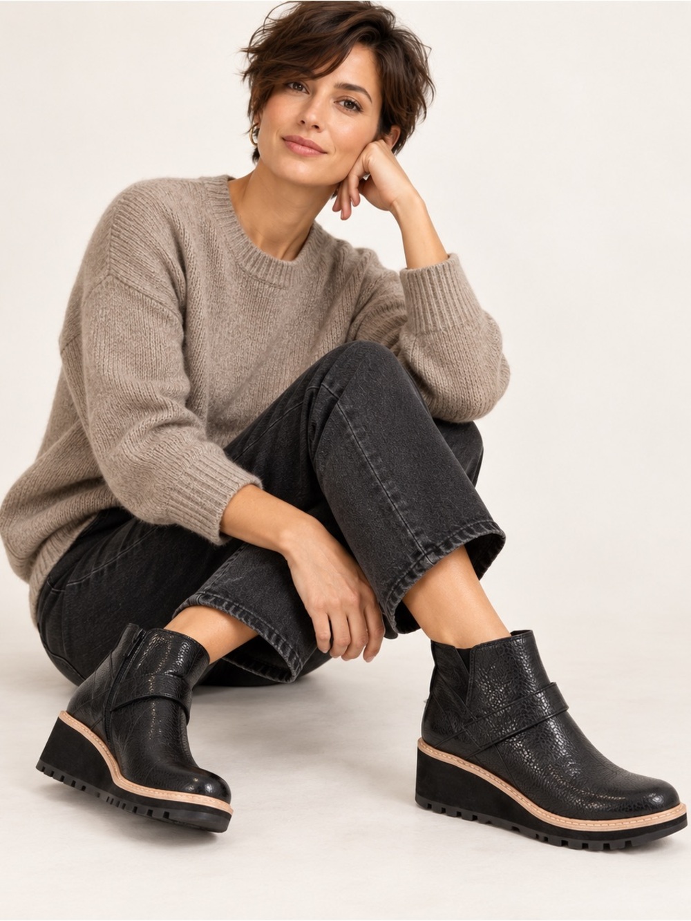 Eileen Fisher Cargo Black Leather Wedge Booties. Size 7.5